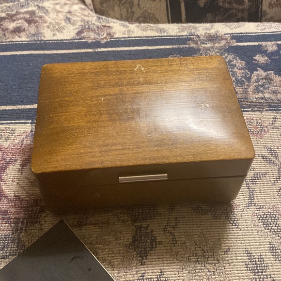 For jewelry and other things you like to store in the antique jewelry box - Picture 3 of 5